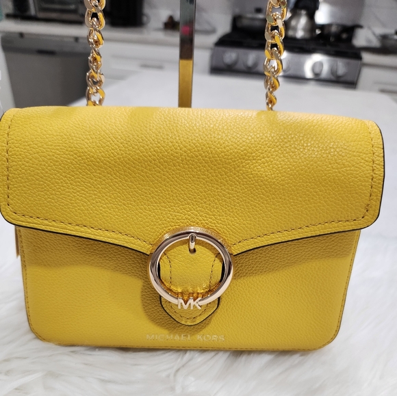 ✨️💛 Michael Kors Wanda crossbody Chain Bag Yellow Citrus ✨️💛 - Picture 6 of 9